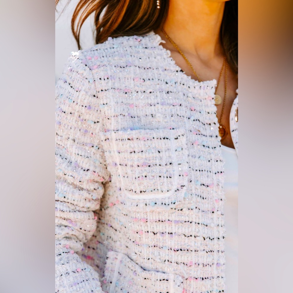 LIGHTWEIGHT C H A N E L INSPIRED TWEED JACKET - WHITE MULTI COLORED {Medium}